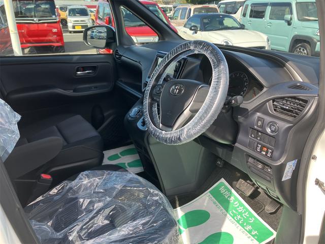 ヴォクシー ＺＳ　煌　Ｗエアバッグ　ＡＢＳ　プライバシーガラス　純正アルミ　純正ナビ　両側パワースライド　アイドリングストップ　ＥＴＣ（16枚目）