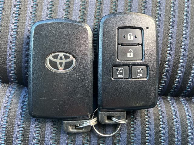 ヴォクシー ＺＳ　煌　Ｗエアバッグ　ＡＢＳ　プライバシーガラス　純正アルミ　純正ナビ　両側パワースライド　アイドリングストップ　ＥＴＣ（26枚目）