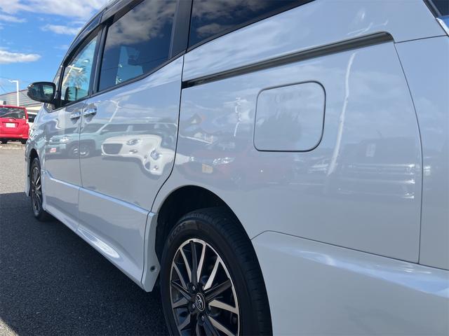 ヴォクシー ＺＳ　煌　Ｗエアバッグ　ＡＢＳ　プライバシーガラス　純正アルミ　純正ナビ　両側パワースライド　アイドリングストップ　ＥＴＣ（32枚目）