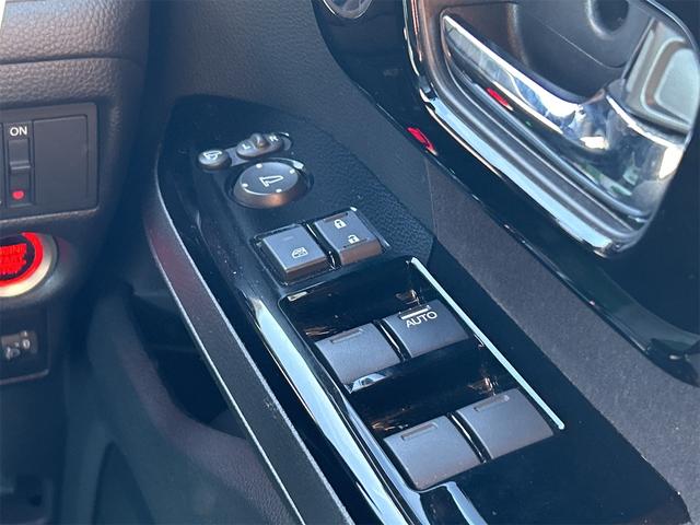 N-BOXカスタム L ドライブレコーダー バックカメラ 両側スライド・片側電動 ナビ TV クリアランスソナー オートクルーズコントロール レーンアシスト 衝突被害軽減システム オートライト LEDヘッドランプ(10枚目)