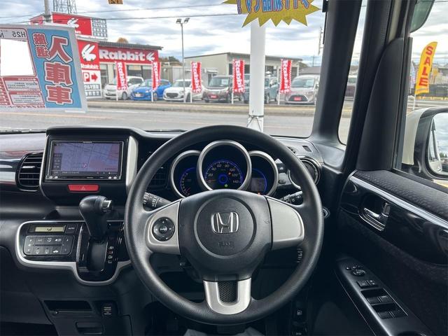 Ｎ－ＢＯＸカスタム Ｇ・Ｌパッケージ　バックカメラ　両側スライド・片側電動　ナビ　ＴＶ　オートライト　ＨＩＤ　スマートキー　アイドリングストップ　電動格納ミラー　ベンチシート　ＣＶＴ　盗難防止システム　ＡＢＳ　ＥＳＣ　ＣＤ　ＵＳＢ（3枚目）