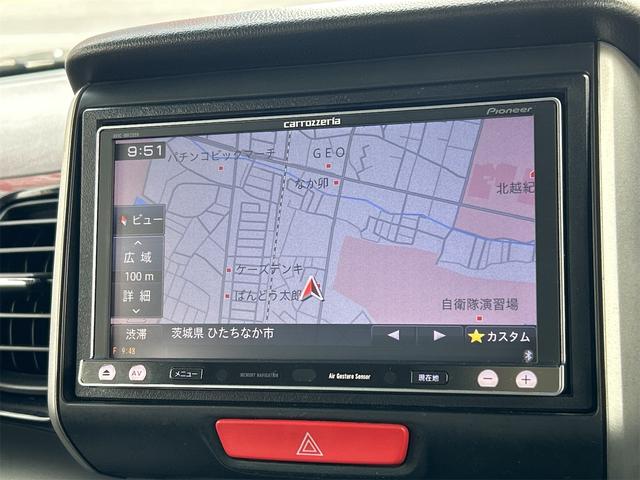 Ｎ－ＢＯＸカスタム Ｇ・Ｌパッケージ　バックカメラ　両側スライド・片側電動　ナビ　ＴＶ　オートライト　ＨＩＤ　スマートキー　アイドリングストップ　電動格納ミラー　ベンチシート　ＣＶＴ　盗難防止システム　ＡＢＳ　ＥＳＣ　ＣＤ　ＵＳＢ（4枚目）