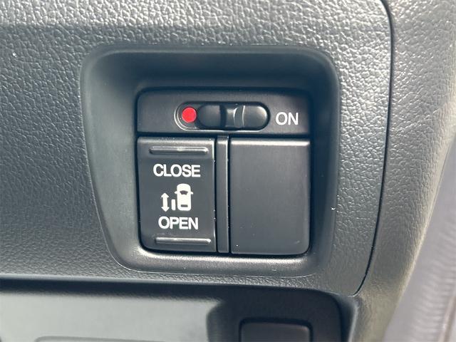 Ｎ－ＢＯＸカスタム Ｇ・Ｌパッケージ　バックカメラ　両側スライド・片側電動　ナビ　ＴＶ　オートライト　ＨＩＤ　スマートキー　アイドリングストップ　電動格納ミラー　ベンチシート　ＣＶＴ　盗難防止システム　ＡＢＳ　ＥＳＣ　ＣＤ　ＵＳＢ（8枚目）