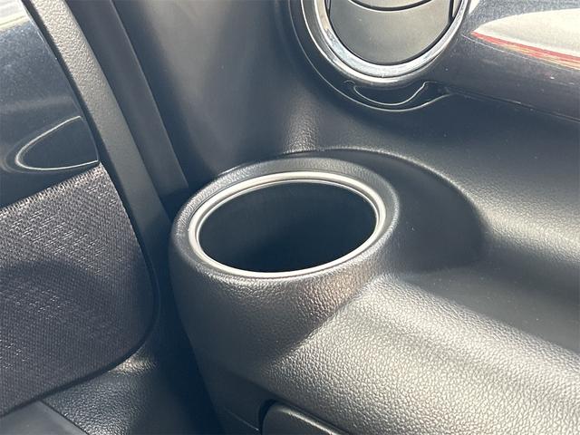 Ｎ－ＢＯＸカスタム Ｇ・Ｌパッケージ　バックカメラ　両側スライド・片側電動　ナビ　ＴＶ　オートライト　ＨＩＤ　スマートキー　アイドリングストップ　電動格納ミラー　ベンチシート　ＣＶＴ　盗難防止システム　ＡＢＳ　ＥＳＣ　ＣＤ　ＵＳＢ（44枚目）