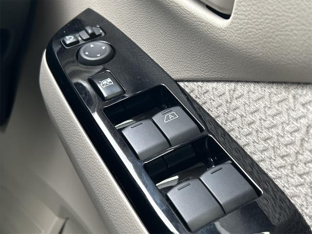 デイズ Ｘ　全周囲カメラ　クリアランスソナー　衝突被害軽減システム　オートライト　スマートキー　アイドリングストップ　電動格納ミラー　ベンチシート　ＣＶＴ　盗難防止システム　ＡＢＳ　ＥＳＣ　ＣＤ　ＵＳＢ（11枚目）