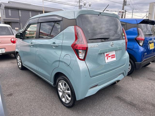 デイズ Ｘ　全周囲カメラ　クリアランスソナー　衝突被害軽減システム　オートライト　スマートキー　アイドリングストップ　電動格納ミラー　ベンチシート　ＣＶＴ　盗難防止システム　ＡＢＳ　ＥＳＣ　ＣＤ　ＵＳＢ（15枚目）