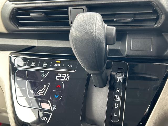 ルークス Ｘ　全周囲カメラ　両側スライド・片側電動　クリアランスソナー　衝突被害軽減システム　オートライト　スマートキー　アイドリングストップ　電動格納ミラー　ベンチシート　ＣＶＴ　盗難防止システム　ＡＢＳ　ＥＳＣ（9枚目）