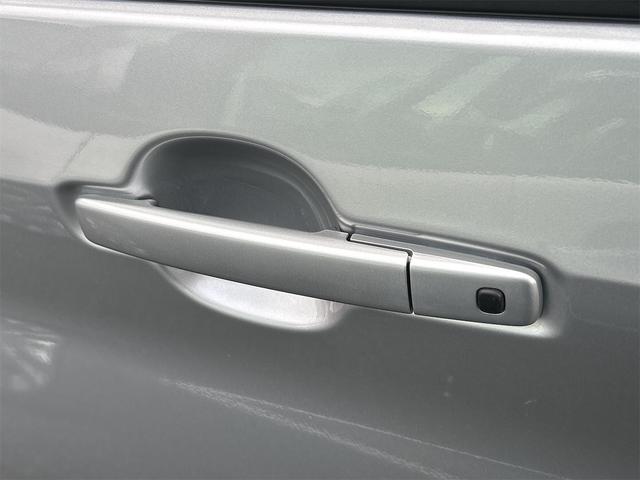 ルークス Ｘ　全周囲カメラ　両側スライド・片側電動　クリアランスソナー　衝突被害軽減システム　オートライト　スマートキー　アイドリングストップ　電動格納ミラー　ベンチシート　ＣＶＴ　盗難防止システム　ＡＢＳ　ＥＳＣ（27枚目）