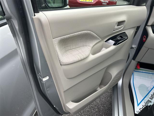 ルークス Ｘ　全周囲カメラ　両側スライド・片側電動　クリアランスソナー　衝突被害軽減システム　オートライト　スマートキー　アイドリングストップ　電動格納ミラー　ベンチシート　ＣＶＴ　盗難防止システム　ＡＢＳ　ＥＳＣ（29枚目）