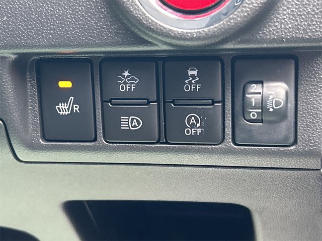 ムーヴ カスタム　ＸリミテッドＩＩ　ＳＡＩＩＩ　全周囲カメラ　ナビ　ＴＶ　衝突被害軽減システム　オートマチックハイビーム　オートライト　ＬＥＤヘッドランプ　スマートキー　アイドリングストップ　電動格納ミラー　シートヒーター（8枚目）