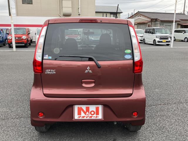 ｅＫワゴン Ｍ　キーレス　社外ナビゲーション　ＣＤプレイヤー　ラジオ　電動格納ミラー　パワーステアリング　パワーウィンドウ　アイドリングストップ　オートエアコン　オートマチック（11枚目）