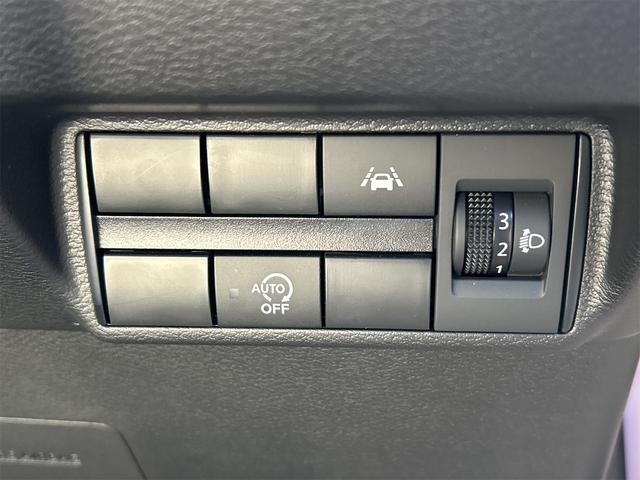 ★アイドリングストップ★信号待ちなどで停車したら、エンジンを自動停止！ガソリンを節約して、とびきりエコな走りを楽しめます！特別な操作は不要です！