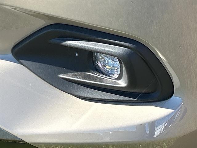 スイフト ハイブリッドMZ ドライブレコーダー ETC クリアランスソナー オートクルーズコントロール レーンアシスト 衝突被害軽減システム アルミホイール オートライト LEDヘッドランプ スマートキー アイドリングストップ(25枚目)