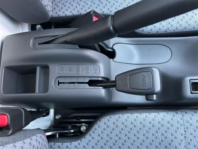 キャリイトラック KCエアコン・パワステ農繁仕様 4WD MT クリアランスソナー キーレスエントリー アイドリングストップ オートライト ESC エアコン パワーステアリング パワーウィンドウ 運転席エアバッグ 助手席エアバッグ(43枚目)