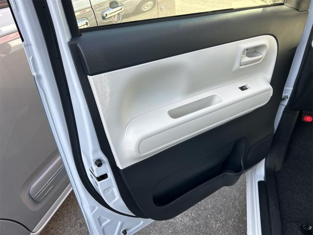 ムーヴキャンバス ストライプスＸ　両側電動スライドドア　クリアランスソナー　衝突被害軽減システム　オートライト　スマートキー　アイドリングストップ　電動格納ミラー　ベンチシート　ＣＶＴ　盗難防止システム　ＡＢＳ　ＥＳＣ（31枚目）