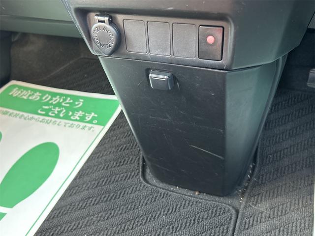 ルーミー カスタムＧ－Ｔ　ドライブレコーダー　ＥＴＣ　バックカメラ　ＴＶ　両側電動スライドドア　クリアランスソナー　オートクルーズコントロール　衝突被害軽減システム　アルミホイール　オートマチックハイビーム　オートライト（44枚目）