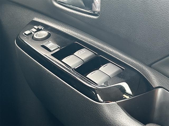 デリカミニ Ｇ　バックカメラ　両側スライド・片側電動　レーンアシスト　衝突被害軽減システム　オートライト　ＬＥＤヘッドランプ　スマートキー　アイドリングストップ　電動格納ミラー　シートヒーター（11枚目）