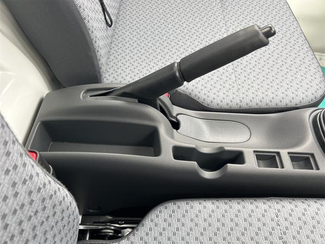 キャリイトラック ＫＣエアコン・パワステ　４ＷＤ　ＭＴ　クリアランスソナー　アイドリングストップ　オートライト　ＥＳＣ　エアコン　パワーステアリング　パワーウィンドウ　運転席エアバッグ　助手席エアバッグ（6枚目）