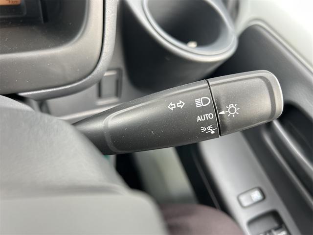 キャリイトラック ＫＣエアコン・パワステ　４ＷＤ　ＭＴ　クリアランスソナー　アイドリングストップ　オートライト　ＥＳＣ　エアコン　パワーステアリング　パワーウィンドウ　運転席エアバッグ　助手席エアバッグ（8枚目）
