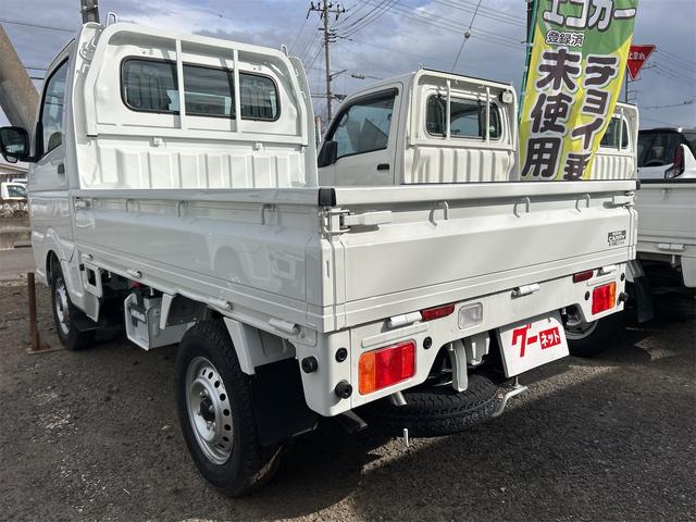 キャリイトラック ＫＣエアコン・パワステ　４ＷＤ　ＭＴ　クリアランスソナー　アイドリングストップ　オートライト　ＥＳＣ　エアコン　パワーステアリング　パワーウィンドウ　運転席エアバッグ　助手席エアバッグ（17枚目）