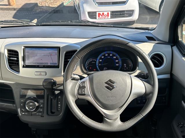 ワゴンＲ ＦＺ　ドライブレコーダー　ＥＴＣ　バックカメラ　ナビ　ＴＶ　衝突被害軽減システム　スマートキー　アイドリングストップ　電動格納ミラー　シートヒーター　ベンチシート　ＣＶＴ　盗難防止システム　ＡＢＳ　ＥＳＣ（3枚目）