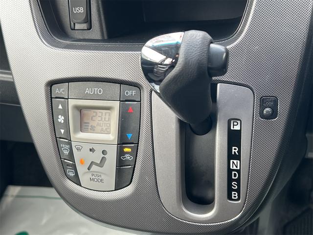 ムーヴ カスタム　Ｘリミテッド　ＳＡ　バックカメラ　ナビ　ＴＶ　衝突被害軽減システム　オートライト　スマートキー　アイドリングストップ　電動格納ミラー　ベンチシート　ＣＶＴ　盗難防止システム　ＡＢＳ　ＥＳＣ　ＣＤ　ＵＳＢ（8枚目）