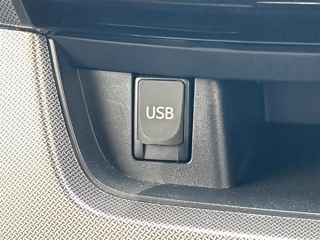 ムーヴ カスタム　Ｘリミテッド　ＳＡ　バックカメラ　ナビ　ＴＶ　衝突被害軽減システム　オートライト　スマートキー　アイドリングストップ　電動格納ミラー　ベンチシート　ＣＶＴ　盗難防止システム　ＡＢＳ　ＥＳＣ　ＣＤ　ＵＳＢ（10枚目）