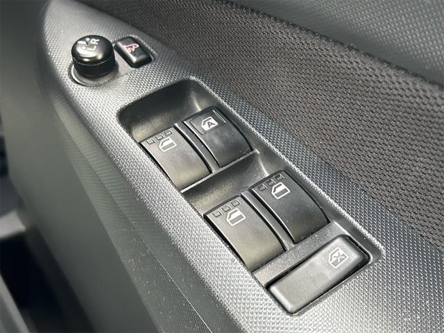 ムーヴ カスタム　Ｘリミテッド　ＳＡ　バックカメラ　ナビ　ＴＶ　衝突被害軽減システム　オートライト　スマートキー　アイドリングストップ　電動格納ミラー　ベンチシート　ＣＶＴ　盗難防止システム　ＡＢＳ　ＥＳＣ　ＣＤ　ＵＳＢ（11枚目）