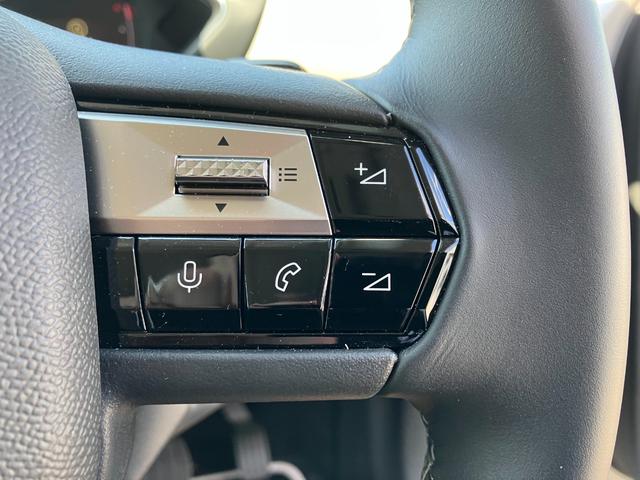 DS3 エスプリ・ド・ヴォヤージュ ブルーHDi 自社試乗車 衝突被害軽減ブレーキ 純正ナビシステム 衝突軽減ブレーキシステム アクティブクルーズコントロール DSマトリクスLEDビジョン エスプリドヴォヤージュ限定車 専用ホワイトグレイ内装(13枚目)