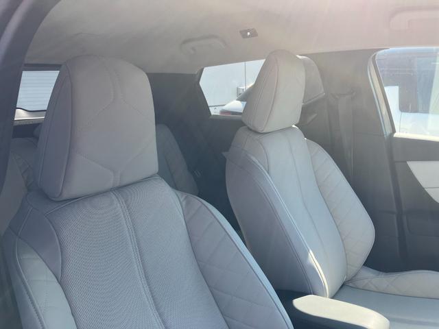 DS3 エスプリ・ド・ヴォヤージュ ブルーHDi 自社試乗車 衝突被害軽減ブレーキ 純正ナビシステム 衝突軽減ブレーキシステム アクティブクルーズコントロール DSマトリクスLEDビジョン エスプリドヴォヤージュ限定車 専用ホワイトグレイ内装(16枚目)