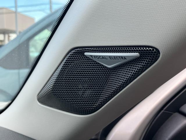 DS3 エスプリ・ド・ヴォヤージュ ブルーHDi 自社試乗車 衝突被害軽減ブレーキ 純正ナビシステム 衝突軽減ブレーキシステム アクティブクルーズコントロール DSマトリクスLEDビジョン エスプリドヴォヤージュ限定車 専用ホワイトグレイ内装(17枚目)