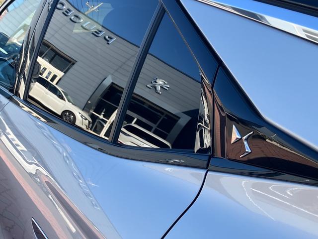 ＤＳ４ リヴォリ　ピュアテック　ワンオーナー　革シート　全方位カメラ　ＬＥＤ　スピーカー８個　ナビ　レーンキープアシスト　ＥＴＣ　クルコン　コーナーセンサー　スマキー　衝突軽減ブレーキ　電動シート　ＵＳＢ　置くだけ充電装備（6枚目）