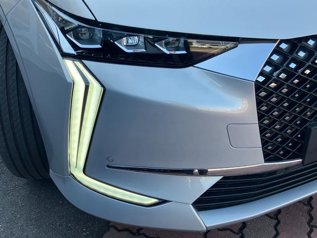 ＤＳ４ リヴォリ　ピュアテック　ワンオーナー　革シート　全方位カメラ　ＬＥＤ　スピーカー８個　ナビ　レーンキープアシスト　ＥＴＣ　クルコン　コーナーセンサー　スマキー　衝突軽減ブレーキ　電動シート　ＵＳＢ　置くだけ充電装備（8枚目）