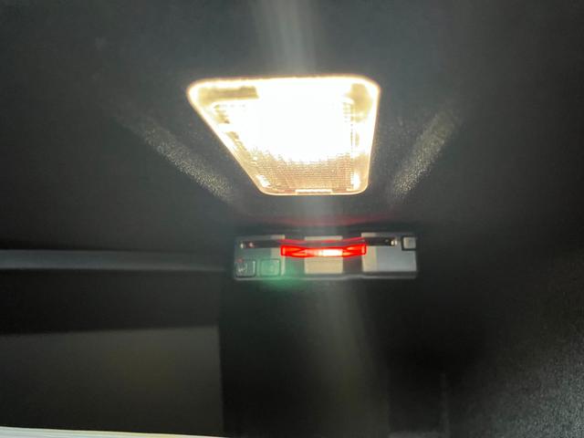 ＤＳ４ リヴォリ　ピュアテック　ワンオーナー　革シート　全方位カメラ　ＬＥＤ　スピーカー８個　ナビ　レーンキープアシスト　ＥＴＣ　クルコン　コーナーセンサー　スマキー　衝突軽減ブレーキ　電動シート　ＵＳＢ　置くだけ充電装備（17枚目）