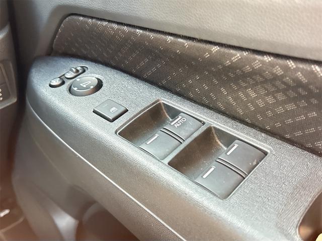 Ｎ－ＷＧＮカスタム Ｇ　ＳＳパッケージ　ドライブレコーダー　ＥＴＣ　バックカメラ　ナビ　ＴＶ　オートクルーズコントロール　衝突被害軽減システム　オートライト　ＨＩＤ　スマートキー　アイドリングストップ　電動格納ミラー　ベンチシート　ＣＶＴ（10枚目）