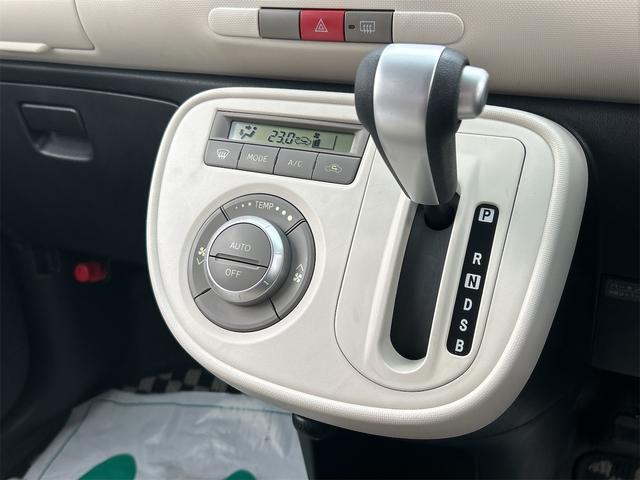 ミラココア ココアプラスＸ　ナビ　ＴＶ　スマートキー　アイドリングストップ　電動格納ミラー　ベンチシート　ＣＶＴ　盗難防止システム　ＡＢＳ　ＣＤ　ＵＳＢ　ルーフレール　アルミホイール　衝突安全ボディ　エアコン　パワーステアリング（7枚目）