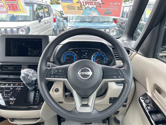 ルークス Ｘ　全周囲カメラ　両側スライド・片側電動　クリアランスソナー　衝突被害軽減システム　オートライト　ＬＥＤヘッドランプ　スマートキー　アイドリングストップ　電動格納ミラー　ベンチシート　ＣＶＴ（3枚目）