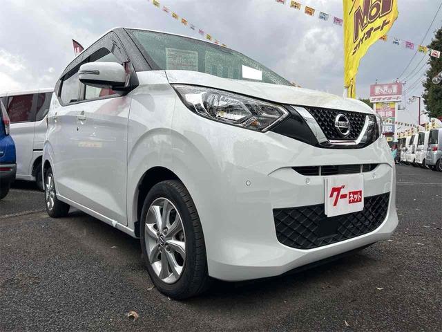 デイズ Ｘ　全周囲カメラ　ナビ　ＴＶ　クリアランスソナー　衝突被害軽減システム　オートライト　スマートキー　アイドリングストップ　電動格納ミラー　ベンチシート　ＣＶＴ　盗難防止システム　ＡＢＳ　ＥＳＣ　ＣＤ（12枚目）