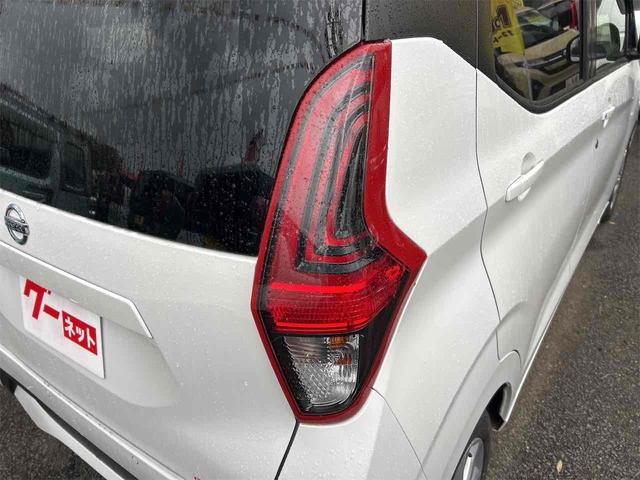 デイズ Ｘ　全周囲カメラ　ナビ　ＴＶ　クリアランスソナー　衝突被害軽減システム　オートライト　スマートキー　アイドリングストップ　電動格納ミラー　ベンチシート　ＣＶＴ　盗難防止システム　ＡＢＳ　ＥＳＣ　ＣＤ（15枚目）