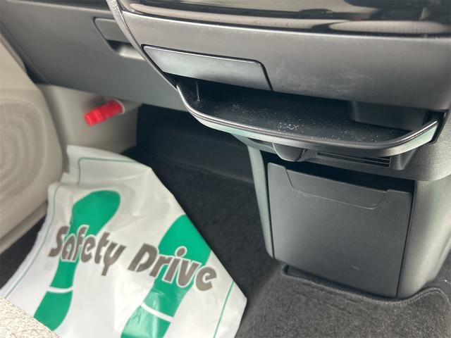 デイズ Ｘ　全周囲カメラ　ナビ　ＴＶ　クリアランスソナー　衝突被害軽減システム　オートライト　スマートキー　アイドリングストップ　電動格納ミラー　ベンチシート　ＣＶＴ　盗難防止システム　ＡＢＳ　ＥＳＣ　ＣＤ（40枚目）