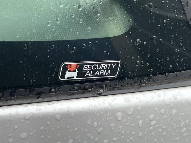 ムーヴキャンバス ストライプスＧ　バックカメラ　両側電動スライドドア　ＴＶ　クリアランスソナー　衝突被害軽減システム　オートライト　ＬＥＤヘッドランプ　スマートキー　アイドリングストップ　電動格納ミラー　シートヒーター　ベンチシート（33枚目）