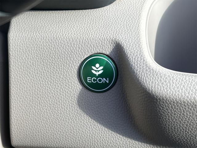 N-WGN G・ターボパッケージ ETC 衝突被害軽減システム オートライト HID スマートキー アイドリングストップ 電動格納ミラー ベンチシート CVT 盗難防止システム ABS ESC CD(8枚目)