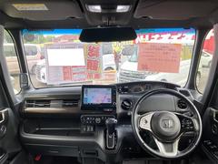 毎回座るフロントシート。運転席は必ず使用する部分ですので、座り心地が重要です！ 2