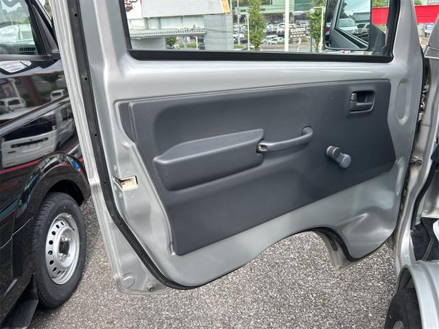 キャリイトラック ＫＣエアコン・パワステ　４ＷＤ　軽トラック　ＭＴ　エアコン　パワーステアリング　運転席エアバッグ（19枚目）