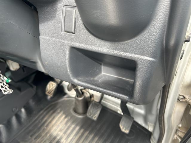キャリイトラック ＫＣエアコン・パワステ　４ＷＤ　軽トラック　ＭＴ　エアコン　パワーステアリング　運転席エアバッグ（31枚目）