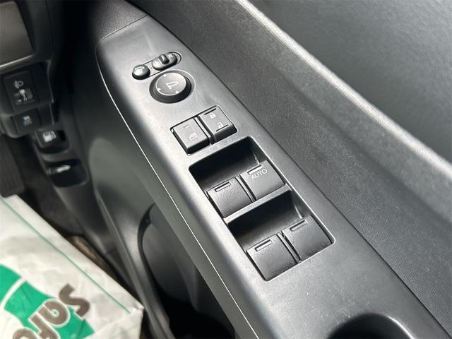 N-BOX G ドライブレコーダー 両側スライドドア ナビ スマートキー アイドリングストップ 電動格納ミラー ベンチシート CVT 盗難防止システム ABS ESC CD 衝突安全ボディ エアコン(10枚目)