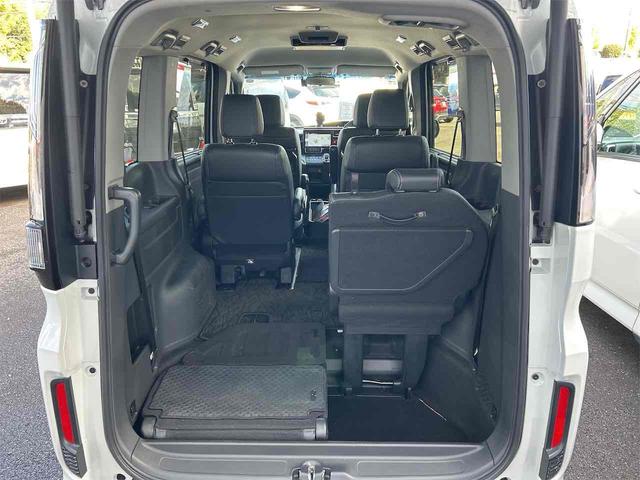 ステップワゴンスパーダ スパーダハイブリッド　Ｇ・ＥＸ　ホンダセンシング　ドライブレコーダー　ＥＴＣ　全周囲カメラ　ナビ　ＴＶ　オートクルーズコントロール　レーンアシスト　衝突被害軽減システム　両側電動スライドドア　オートライト　ＬＥＤヘッドランプ　電動リアゲート（27枚目）