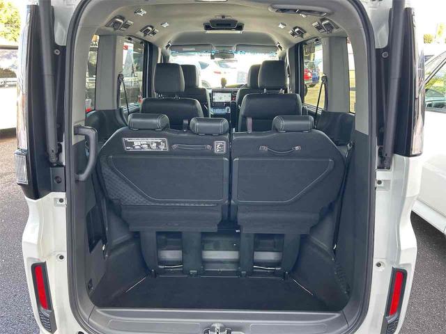 ステップワゴンスパーダ スパーダハイブリッド　Ｇ・ＥＸ　ホンダセンシング　ドライブレコーダー　ＥＴＣ　全周囲カメラ　ナビ　ＴＶ　オートクルーズコントロール　レーンアシスト　衝突被害軽減システム　両側電動スライドドア　オートライト　ＬＥＤヘッドランプ　電動リアゲート（28枚目）