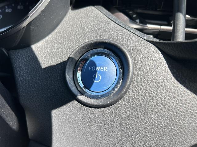 エンジン始動も楽チンです。イチイチ鍵を出す手間も無くなりますよ。