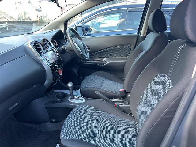 気温に合わせて直感的に操作することで、車内をいつでも快適に保てます。